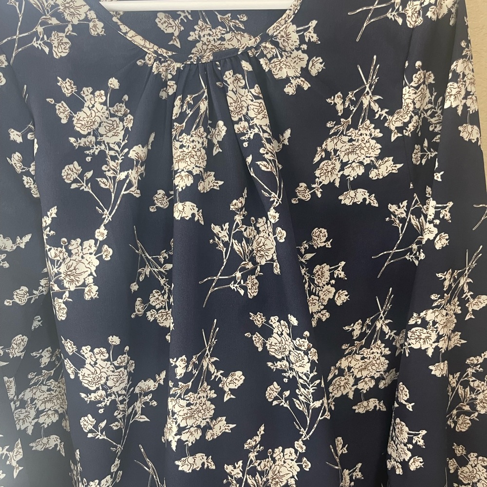 Blouse - Picture 2 of 2